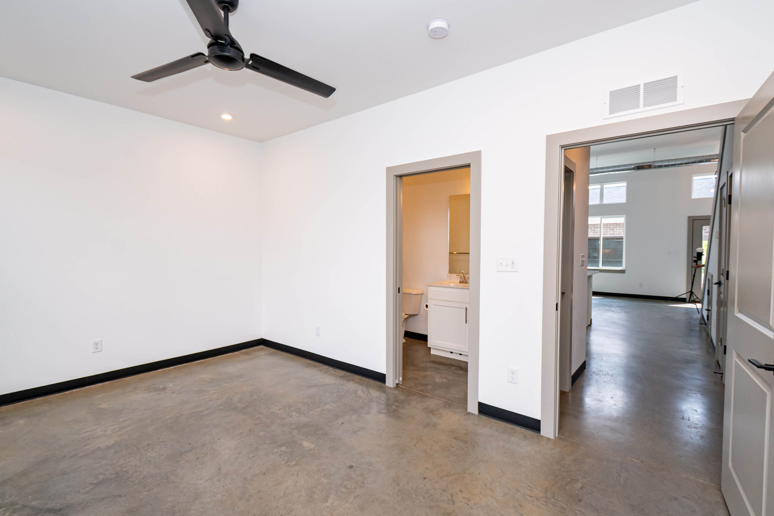 2 Bedroom Units photo 5