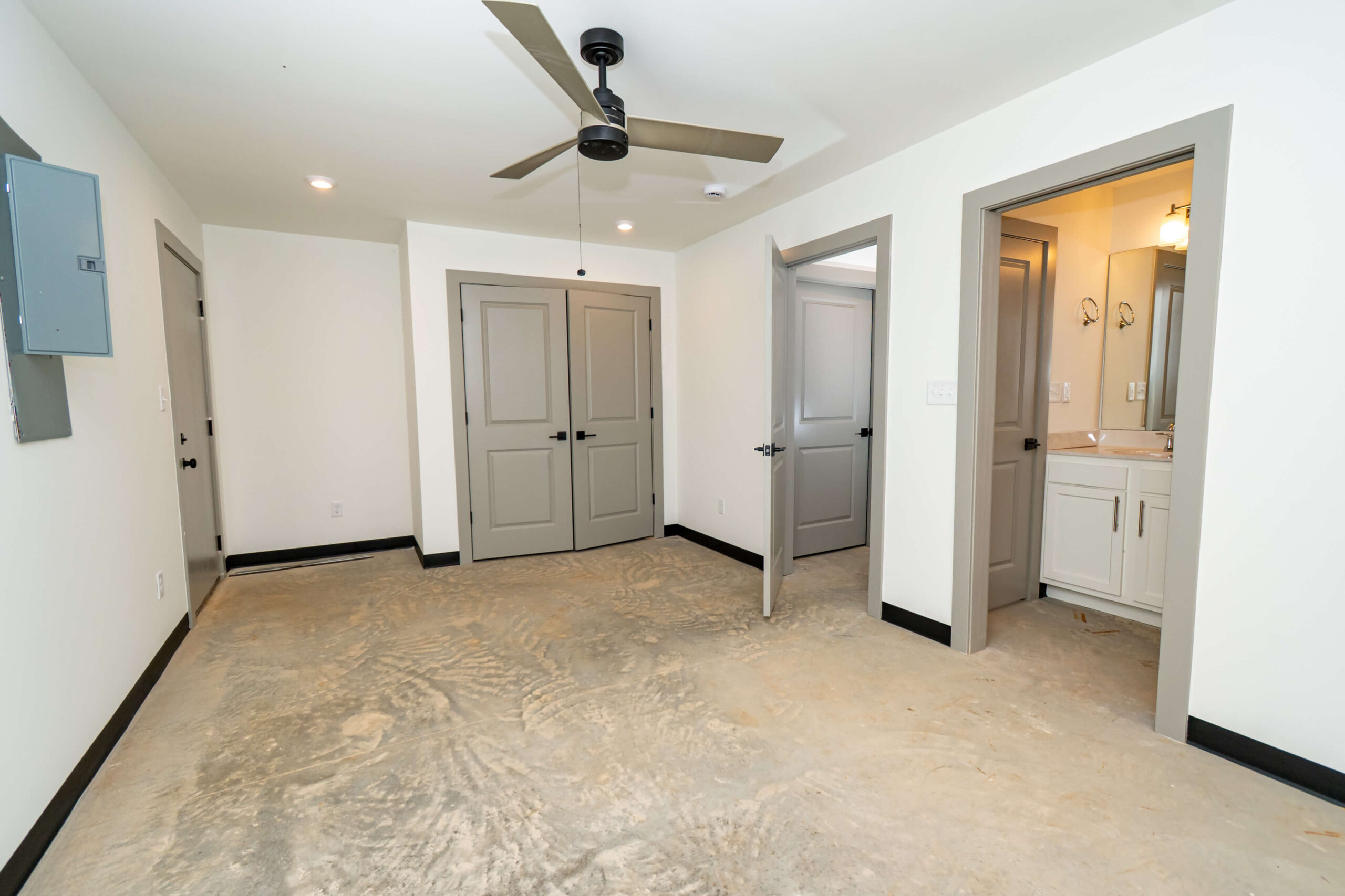 3 Bedroom Units photo 6